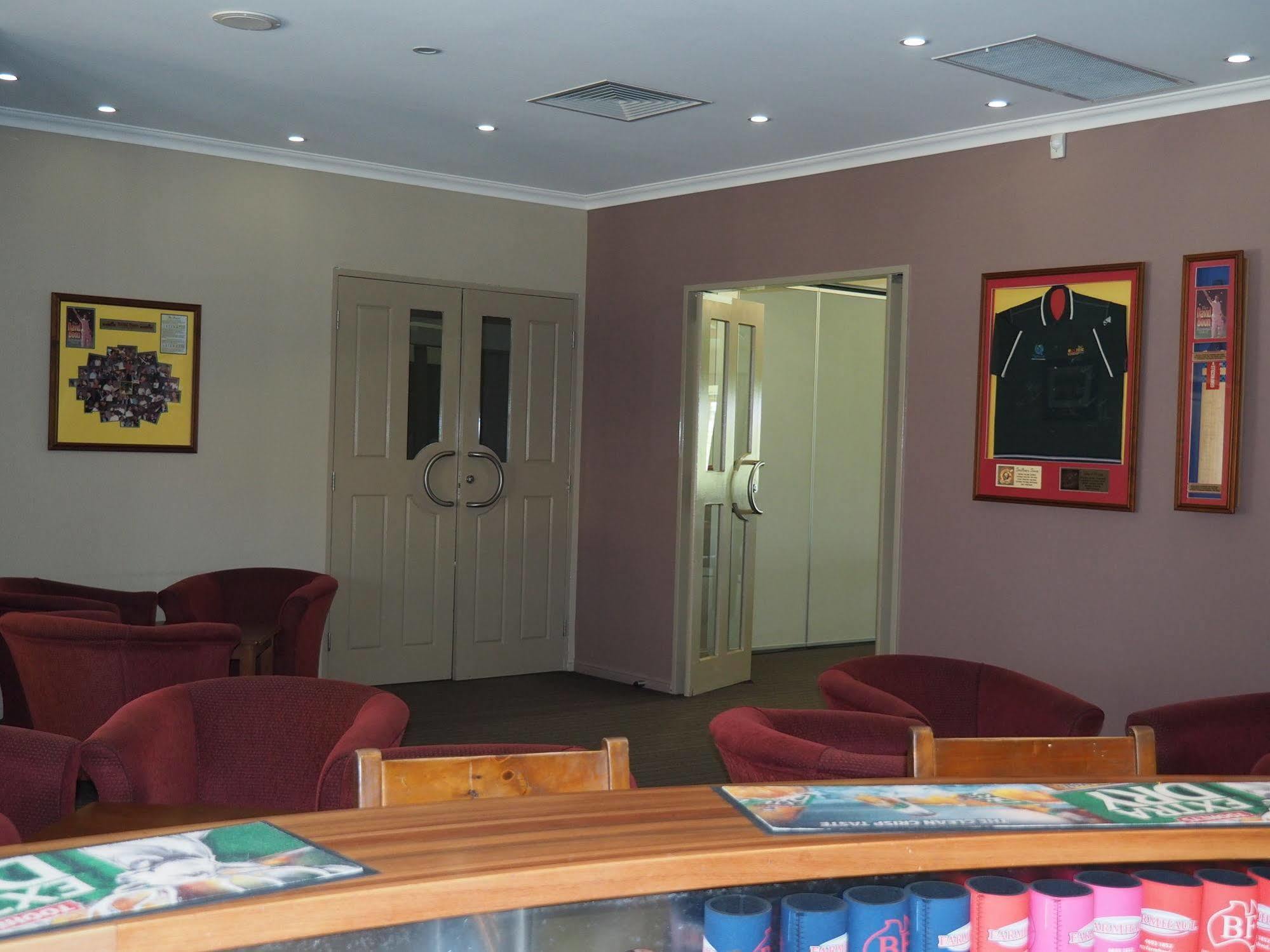 Pittsworth Motor Inn Экстерьер фото