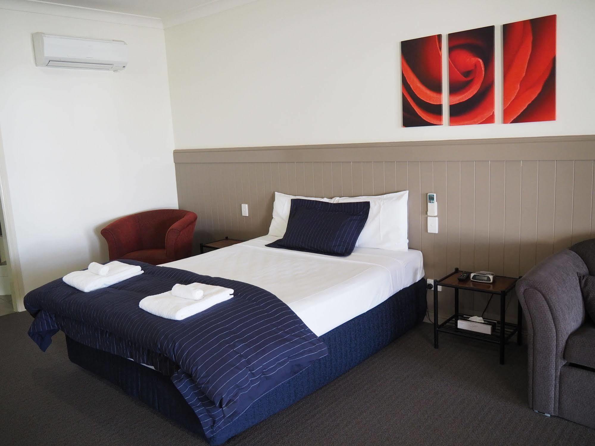 Pittsworth Motor Inn Экстерьер фото